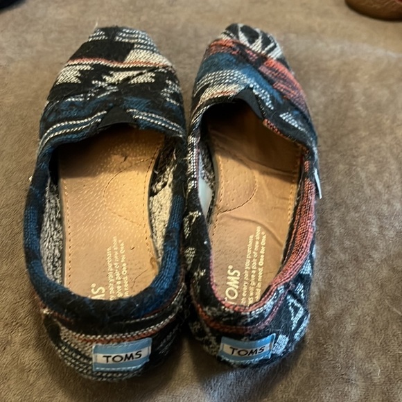 Toms size 9 woman's. - Picture 1 of 4